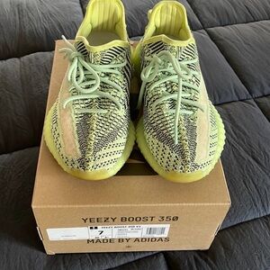 Like new Yeezy boost sneakers size 7